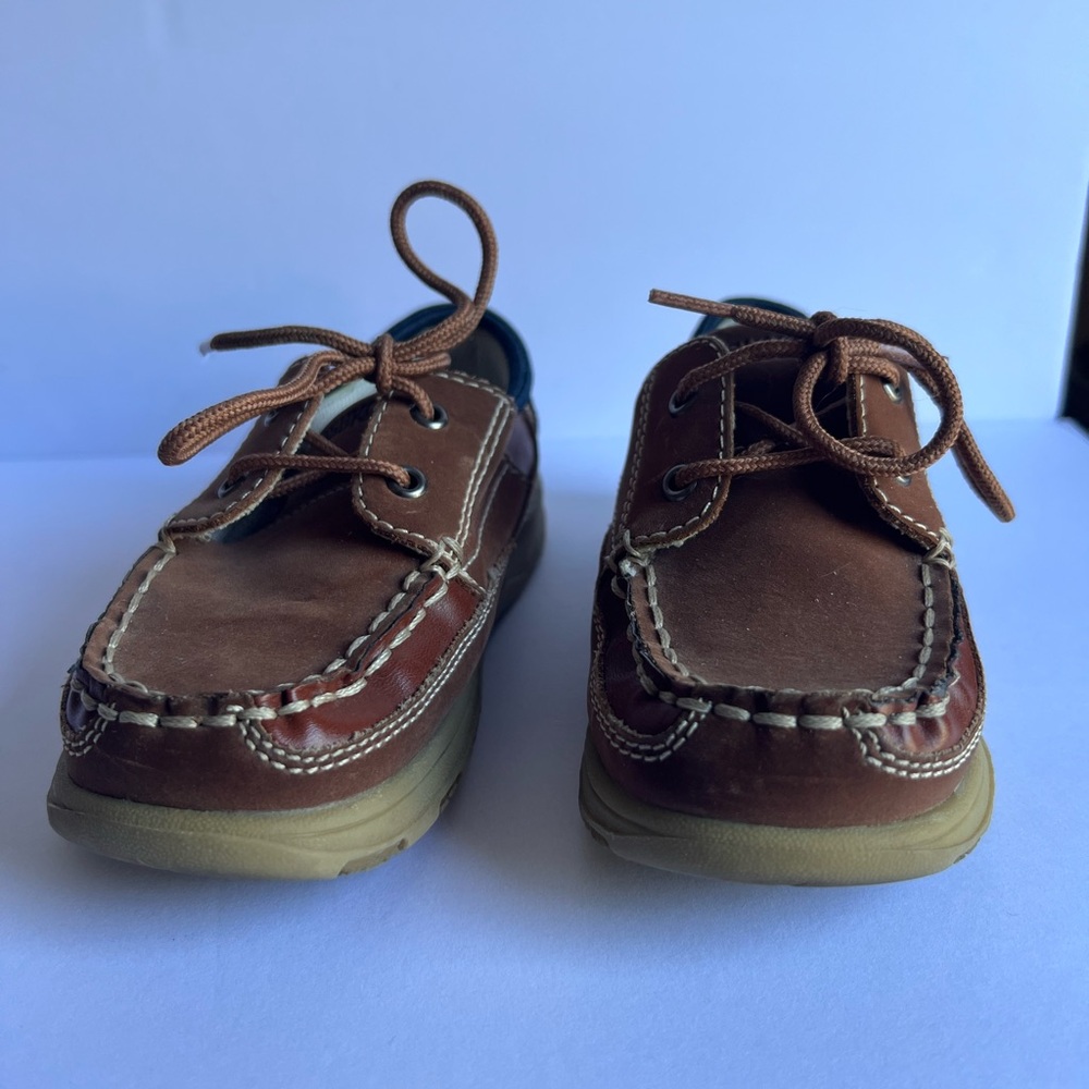 OshKosh B'gosh Brown Kids Moccasins Size 9 toddler